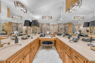 216 W Kavenish Dr in Rancho Mirage, CA - Building Photo - Building Photo