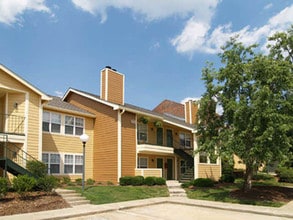 Central on the Green Apartment Homes in Raleigh, NC - Building Photo - Building Photo