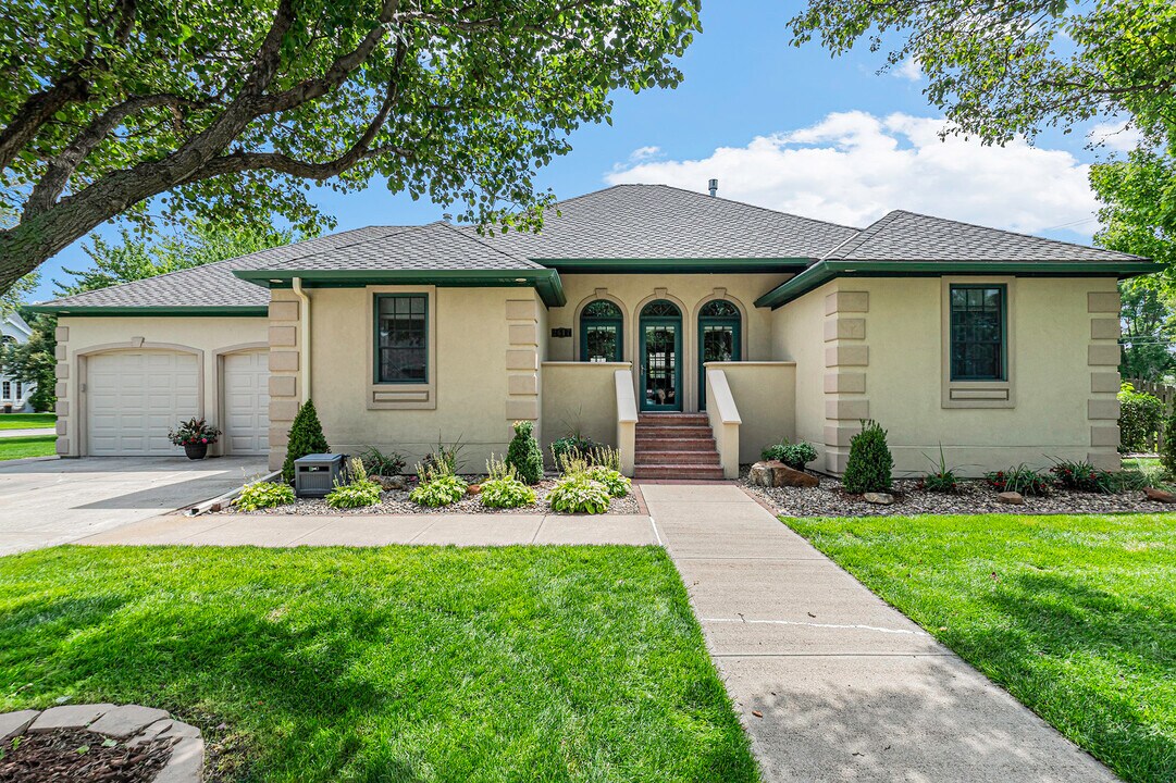 2617 E 12th St in Fremont, NE - Foto de edificio