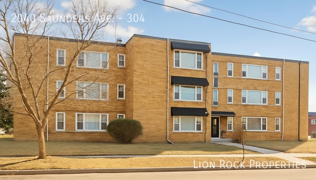 property at 2040 W Saunders Ave