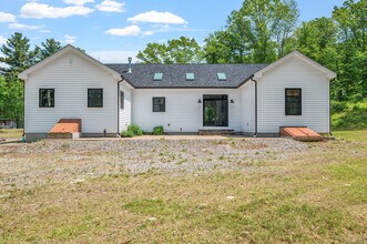 461 Chestnut Hill Rd in Killingly, CT - Building Photo - Building Photo