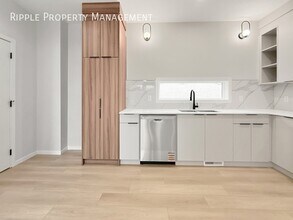 9303-9123 123 Ave NW in Edmonton, AB - Building Photo - Building Photo