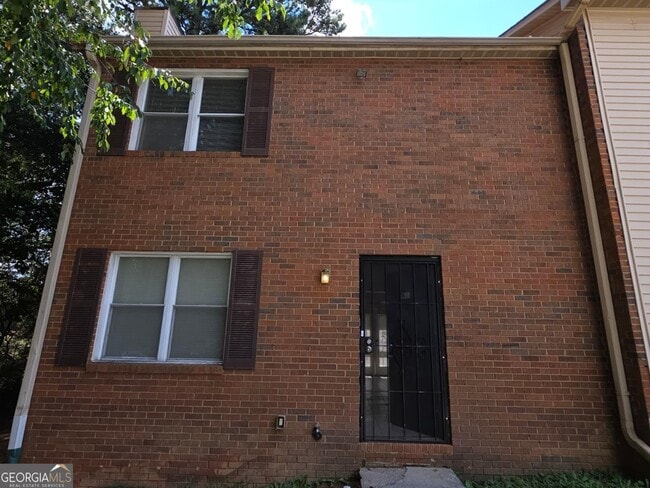 property at 904 Holden Ln
