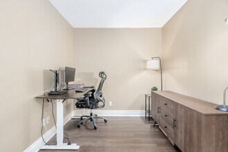 453 Dundas St W in Toronto, ON - Building Photo - Building Photo