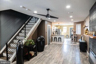 823 S 56th St in Philadelphia, PA - Building Photo - Building Photo
