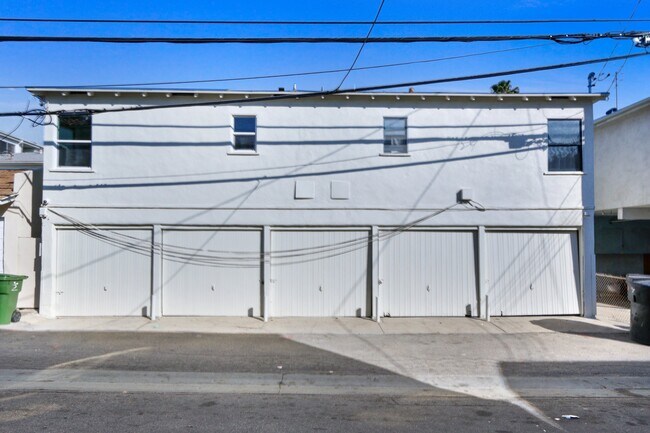1118 11th Street in Santa Monica, CA - Building Photo - Building Photo