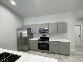 1106 Andalusia Blvd in Cape Coral, FL - Building Photo - Building Photo