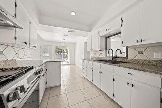 1813 Parker Ln in Austin, TX - Building Photo - Building Photo