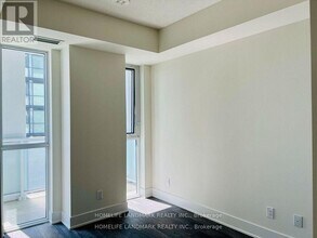 188 Fairview Mall Dr in Toronto, ON - Building Photo - Building Photo