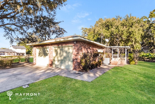 15824 Fairview Point in Tavares, FL - Building Photo - Building Photo