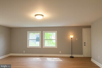 87 Becks Ln in Inwood, WV - Building Photo - Building Photo