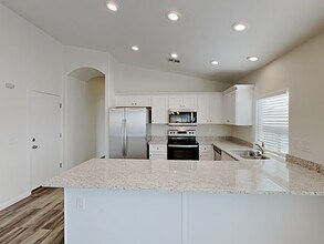 35042 N Aubrac Cir in San Tan Valley, AZ - Foto de edificio - Building Photo