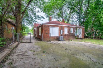 345 S Zunis Ave in Tulsa, OK - Building Photo - Building Photo