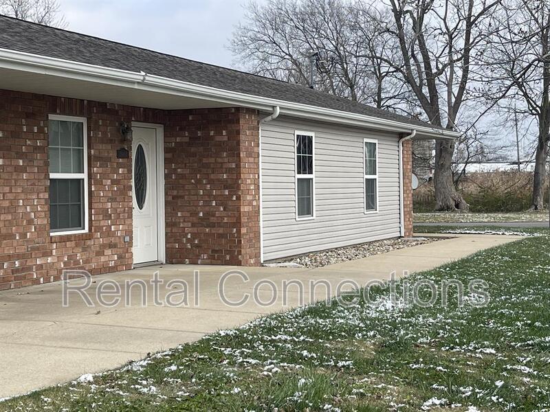 2100 W Orchard St-Unit -Unit B in Marion, IL - Building Photo