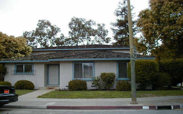 775 W Valley Dr in Campbell, CA - Foto de edificio - Building Photo