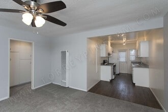 1212 1/2 Felspar St in San Diego, CA - Building Photo - Building Photo