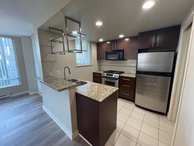 550 Pacific St in Vancouver, BC - Building Photo - Building Photo