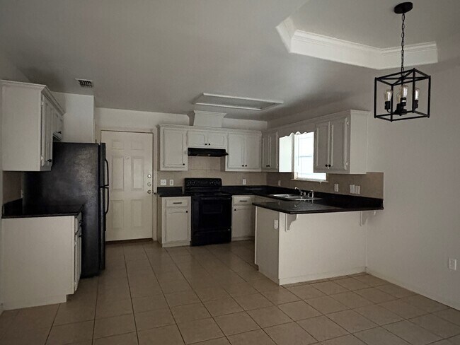1303 E Coyote St in Pharr, TX - Building Photo - Building Photo