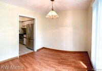 666 E Fox Hills Dr photo'