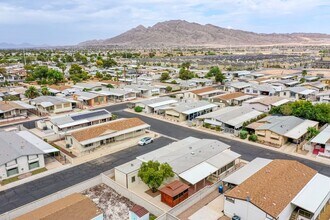 3033 Tularosa Ln in Las Vegas, NV - Building Photo - Building Photo