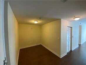 79 SW 12th St, Unit 3609 in Miami, FL - Foto de edificio - Building Photo