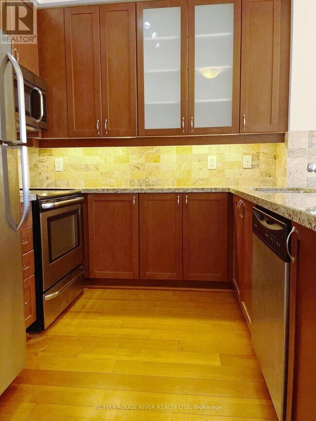 111 Upper Duke Crescent in Markham, ON - Building Photo - Building Photo