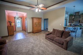 48 Creekside Dr in Elgin, OK - Building Photo - Building Photo