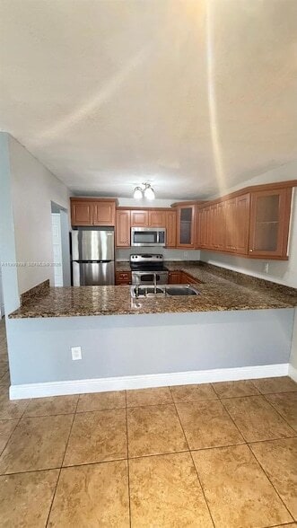 6980 NW 186th St, Unit 3-126 in Hialeah, FL - Building Photo - Building Photo