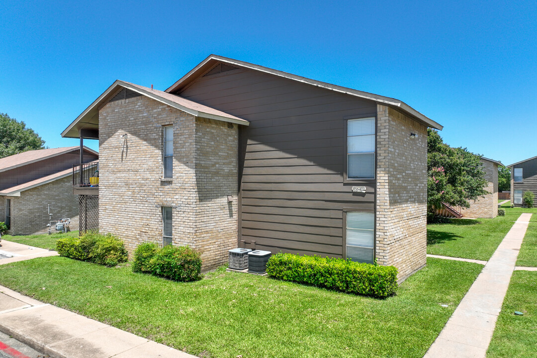 University Village Apartments in Richardson, TX - Building Photo