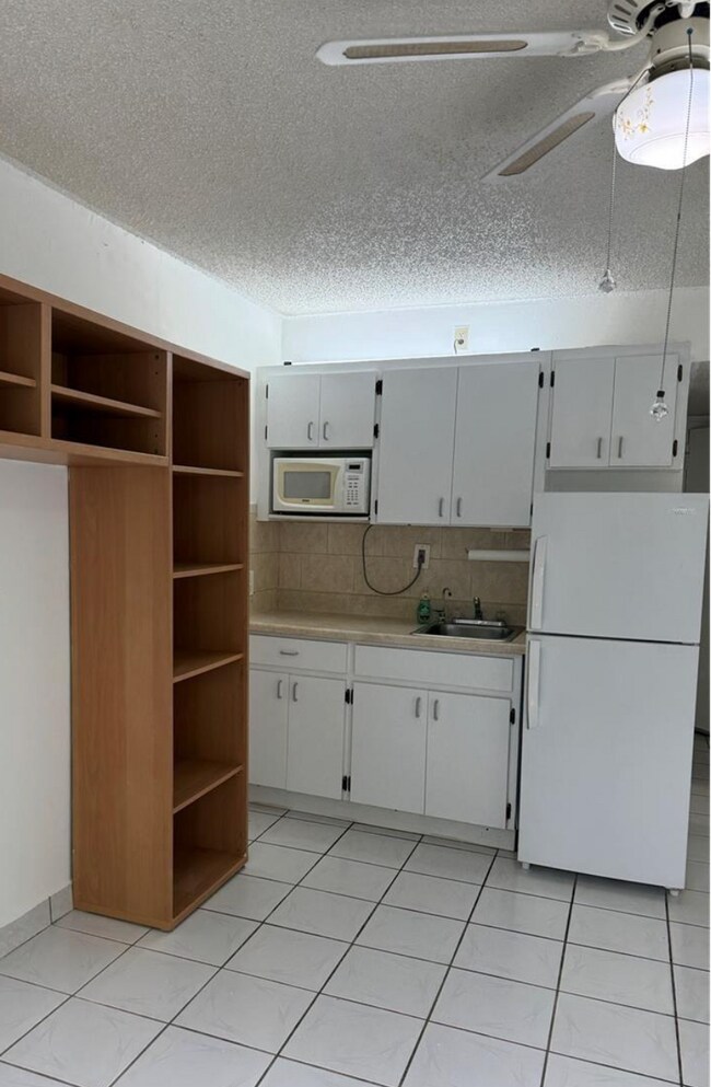 6484 Indian Creek Dr, Unit 107 in Miami Beach, FL - Building Photo - Building Photo