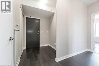 85 Duke St W in Kitchener, ON - Building Photo - Building Photo