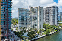 Brickell Townhouse in Miami, FL - Foto de edificio - Building Photo