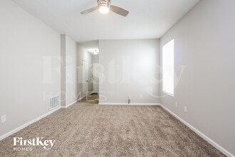 5523 Dollar Run Ln in Indianapolis, IN - Foto de edificio - Building Photo