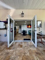 2542 Monroe St, Unit 2 in Hollywood, FL - Building Photo