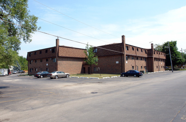 497 Mchenry Rd in Wheeling, IL - Building Photo - Building Photo