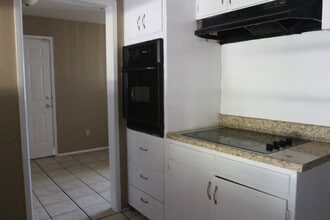 2011 W Broad Ave in Albany, GA - Building Photo - Building Photo