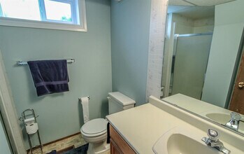 4612-4645 45 Ave in Bonnyville, AB - Building Photo - Building Photo