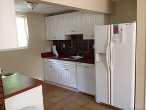 15 Earl Ave in Hamden, CT - Building Photo - Building Photo