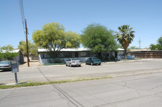 2735-2749 N York Pl in Tucson, AZ - Building Photo - Building Photo