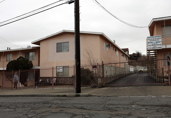 221 N 3rd Ave in Barstow, CA - Building Photo - Building Photo