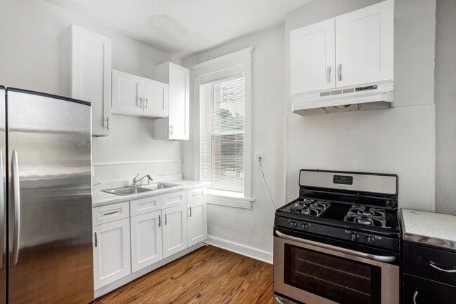 2841 Michigan Ave, Unit 2F