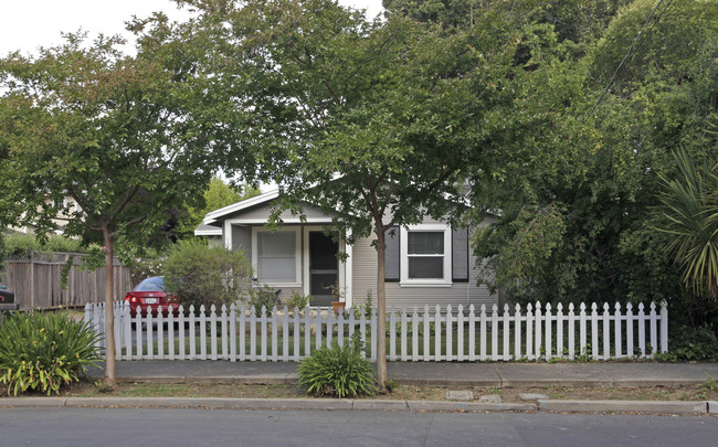 648-650 Harvard Ave in Menlo Park, CA - Building Photo - Building Photo