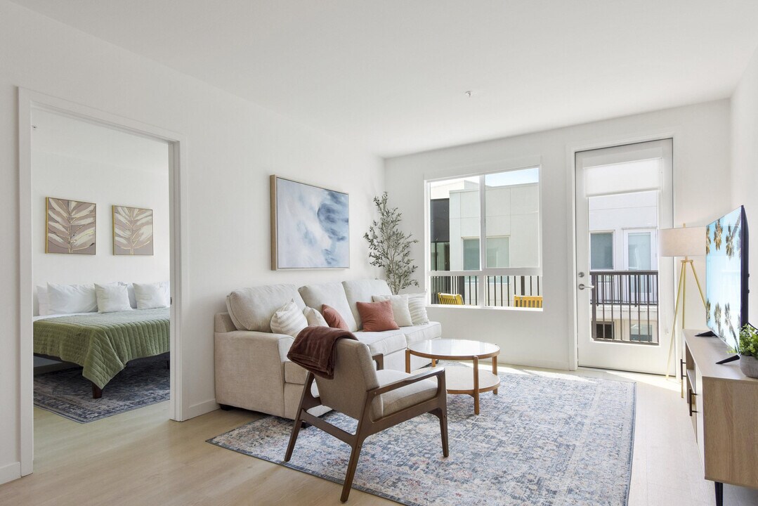 310 Del Sol Dr-Unit -FL7-ID1035852P in San Diego, CA - Building Photo