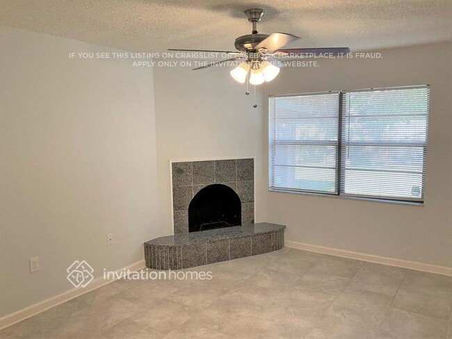 810 Sandalwood Dr in Plant City, FL - Foto de edificio - Building Photo