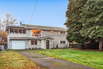 4103 NE 2nd Pl in Renton, WA - Building Photo - Building Photo