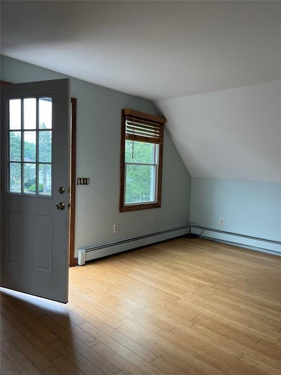 3 Buttonwood St, Unit 2nd Floor in Bristol, RI - Building Photo - Building Photo