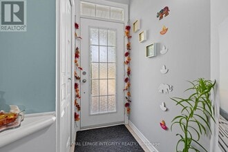 270 Kinghaven Cres in Ottawa, ON - Building Photo - Building Photo