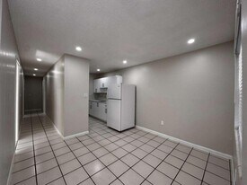 933 SW 16th Pl in Fort Lauderdale, FL - Building Photo