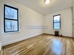 590 Fort Washington Ave in New York, NY - Foto de edificio - Building Photo