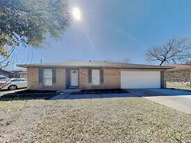 24111 Spring Towne Dr in Spring, TX - Building Photo
